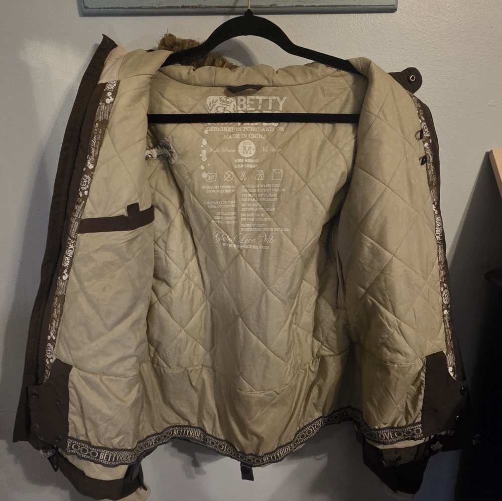 Betty Rides Snowboarding Jacket - Picture 3 of 5